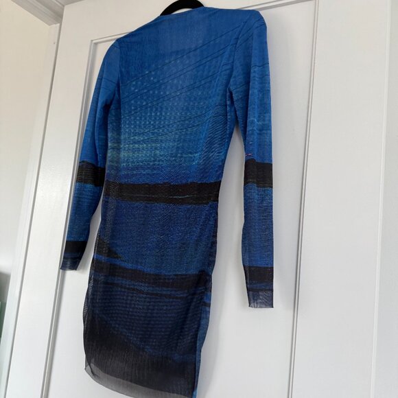 Louisa Ballou Mini Dress Semi-Sheer Blue Mesh Printed Deep V-Neck Ring Accent - Picture 8 of 9